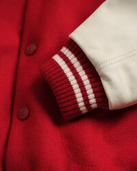 Wrangler x GANT ‑malliston Varsity Jacket ‑takki