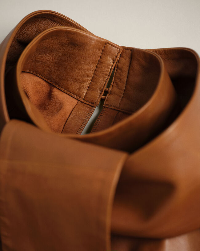 Wrangler x GANT ‑malliston nahkainen rusettipaita