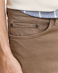 Slim fit ‑mitoitetut Desert-farkut