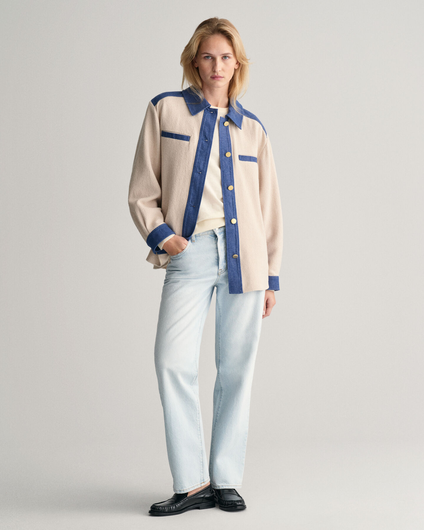 Ohut pyöreäkauluksellinen neulepusero