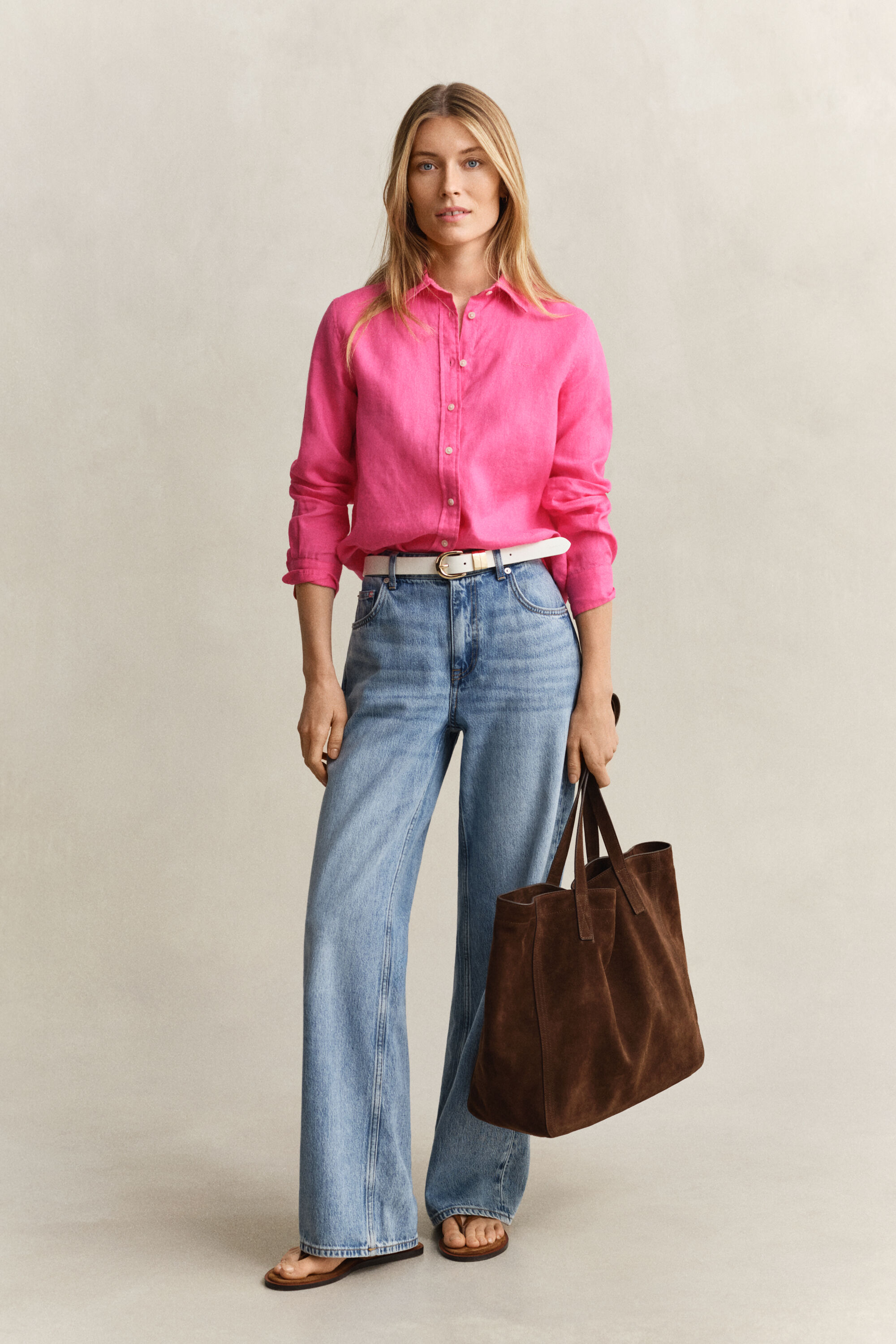 Regular fit ‑mitoitettu pellavapaita