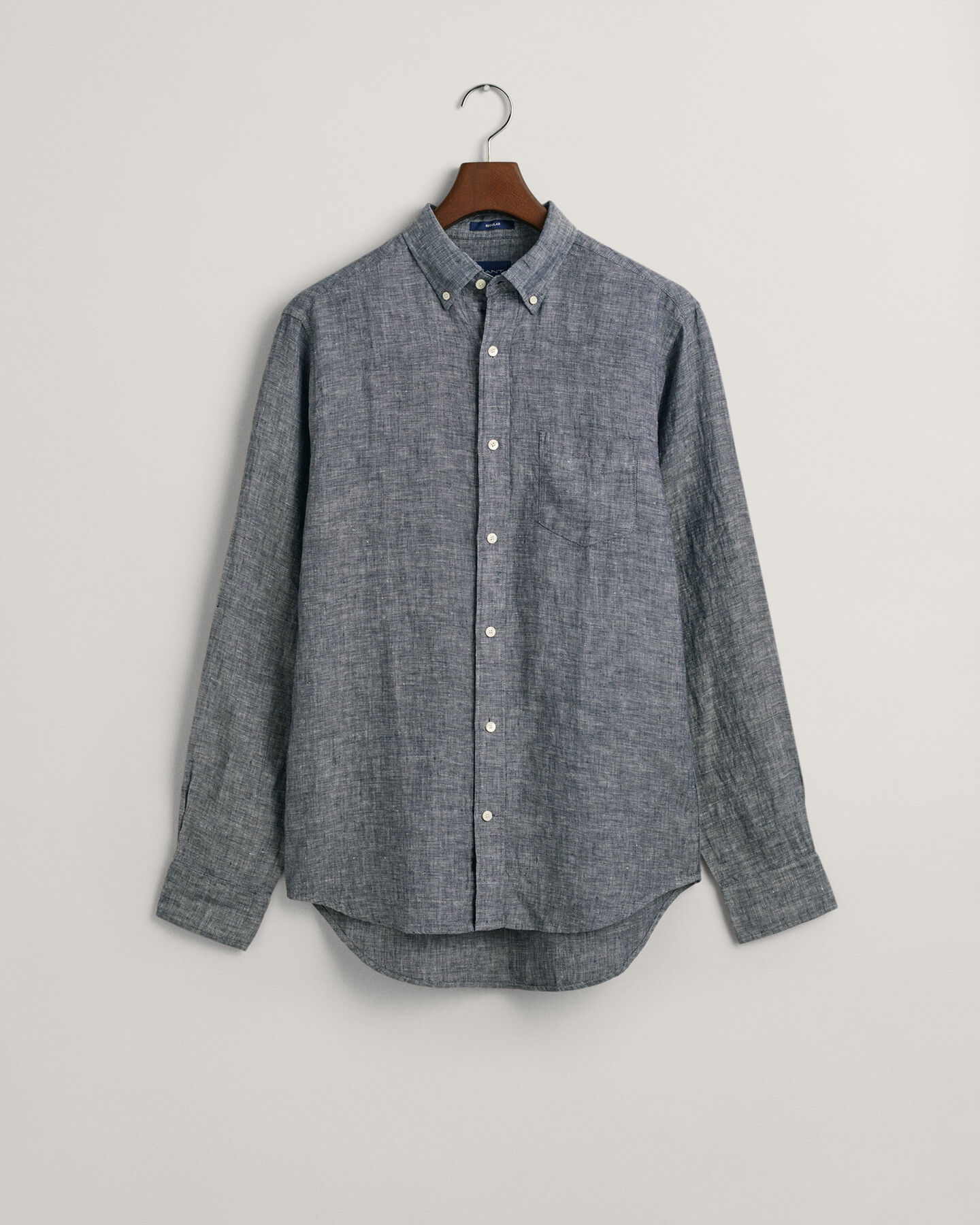 Regular&nbsp;fit ‑mitoitettu pellavapaita