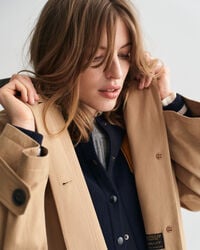 Nahkakauluksinen autotakki