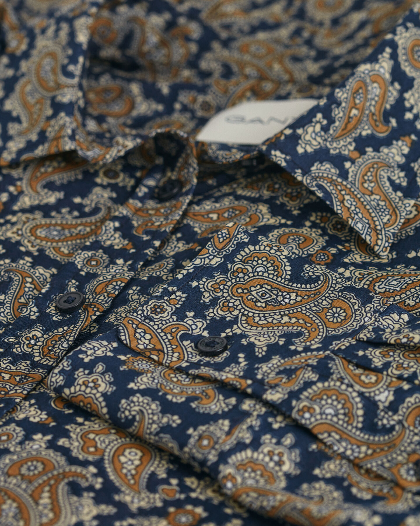 Relaxed&nbsp;fit ‑mitoitettu paisley-kuvioitu puuvilla-silkkipaita