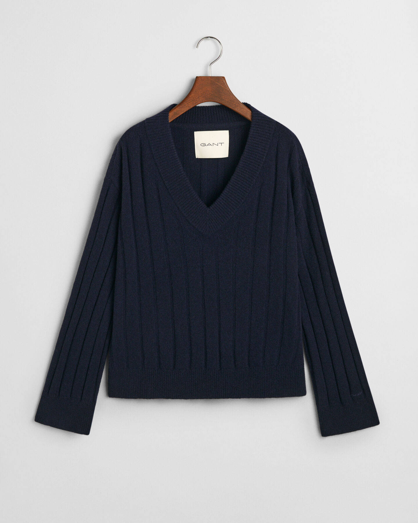 Villainen joustinneulepusero, v‑pääntie