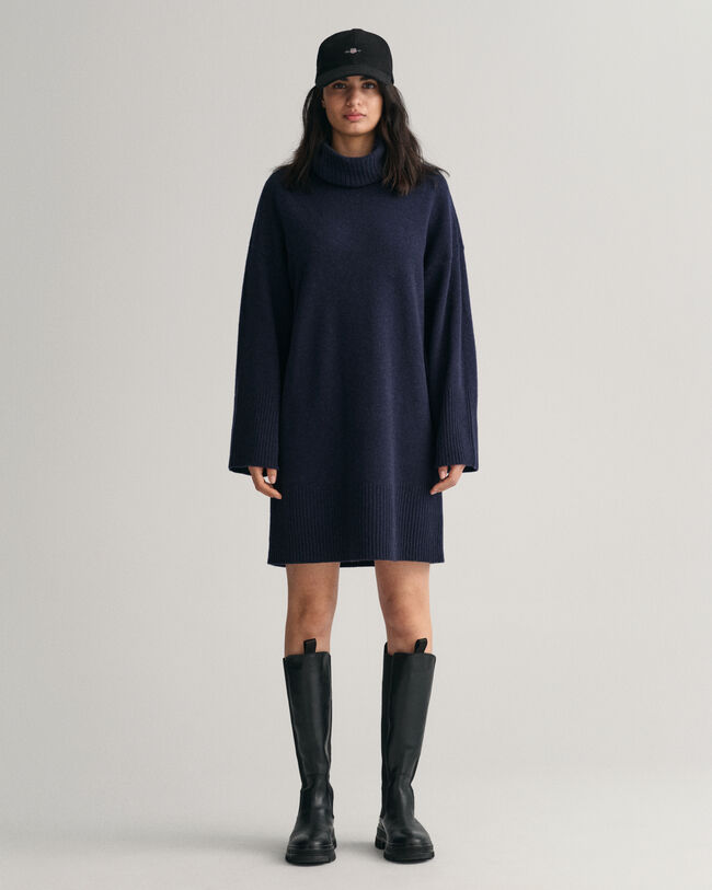 Lounge-pooloneulemekko