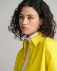 Oversized fit ‑mitoitettu paita leveillä kalvosimilla