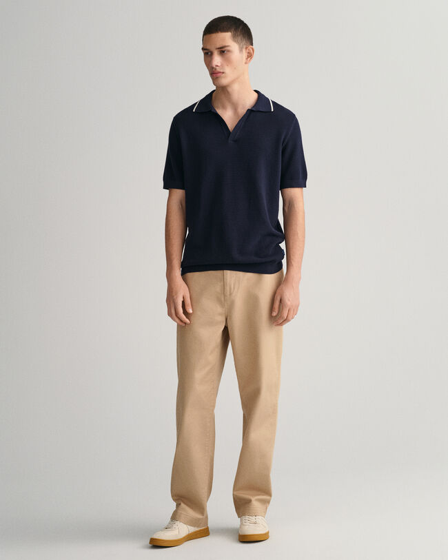 Avokauluksinen puuvillainen pikeepusero