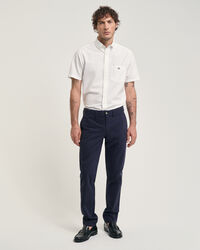 Slim fit ‑mitoitetut Seasonal Essential Archive Shield ‑chinot