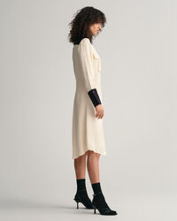 Kontrastiv&auml;rinen paitamekko