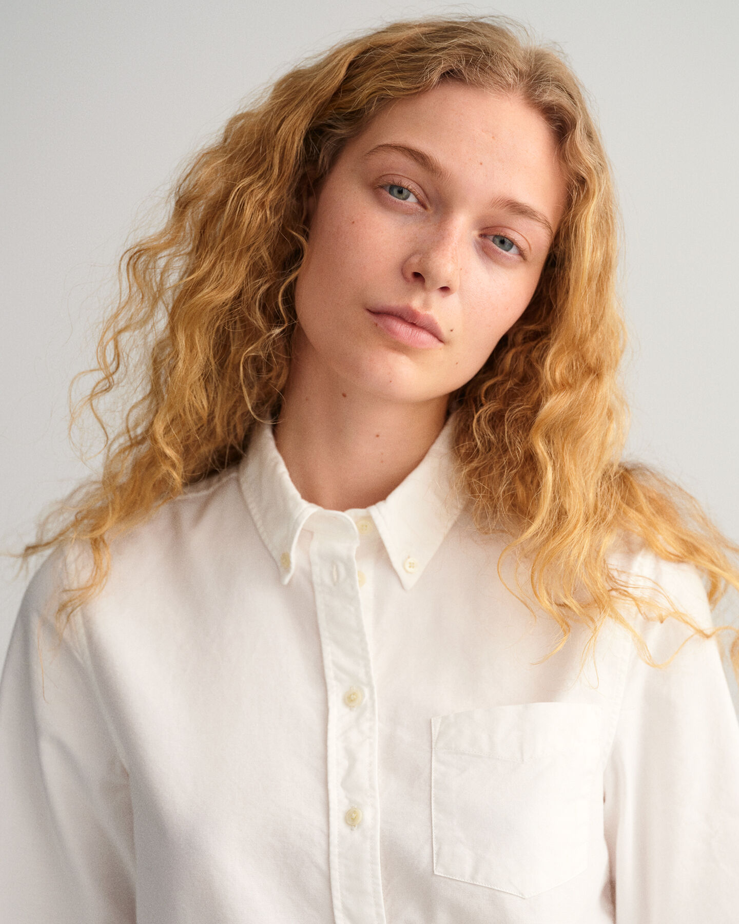 Regular fit ‑mitoitettu, valmiina v&auml;rj&auml;tty oxford-paita