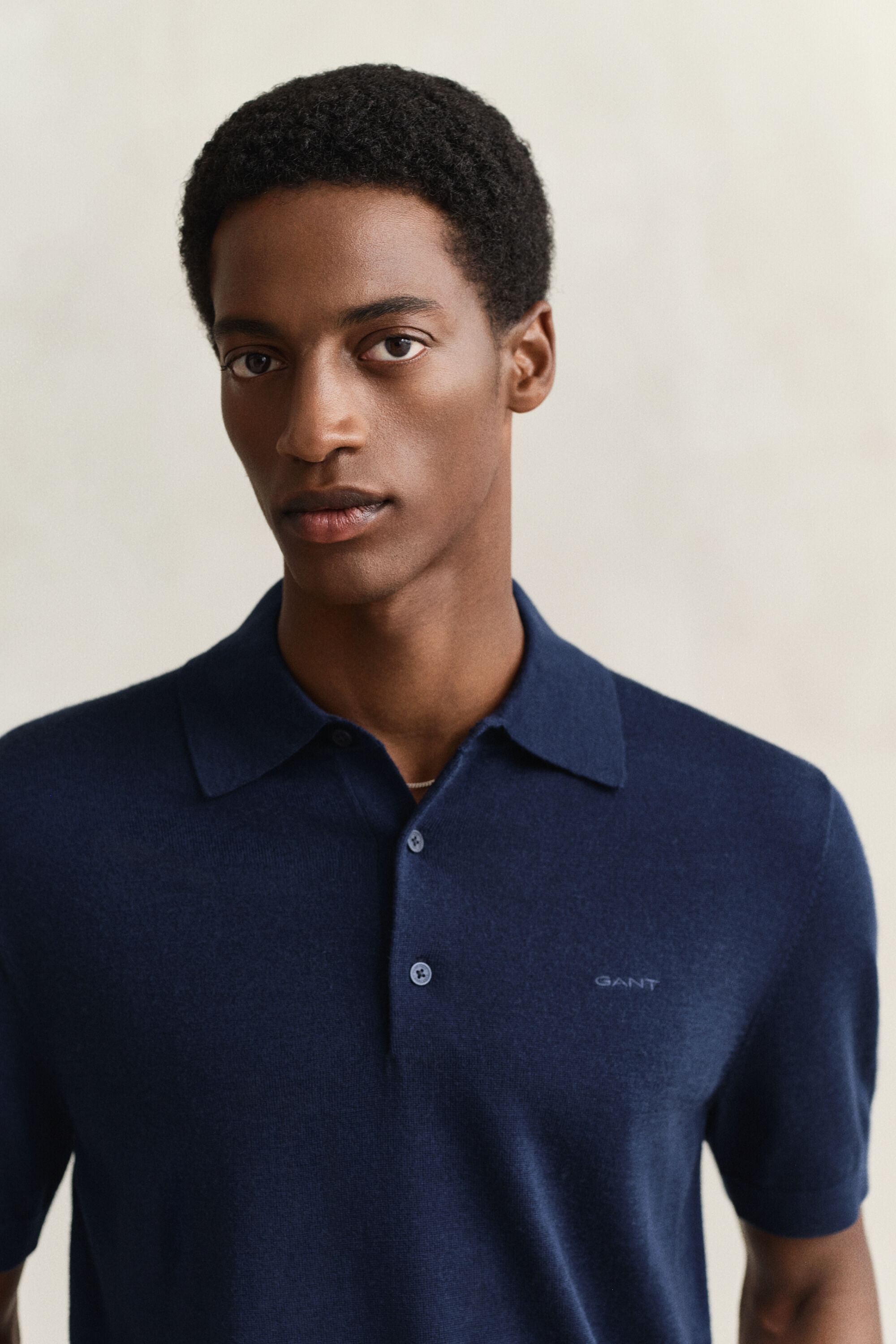 Ohut lyhythihainen merinovillapikeeneule