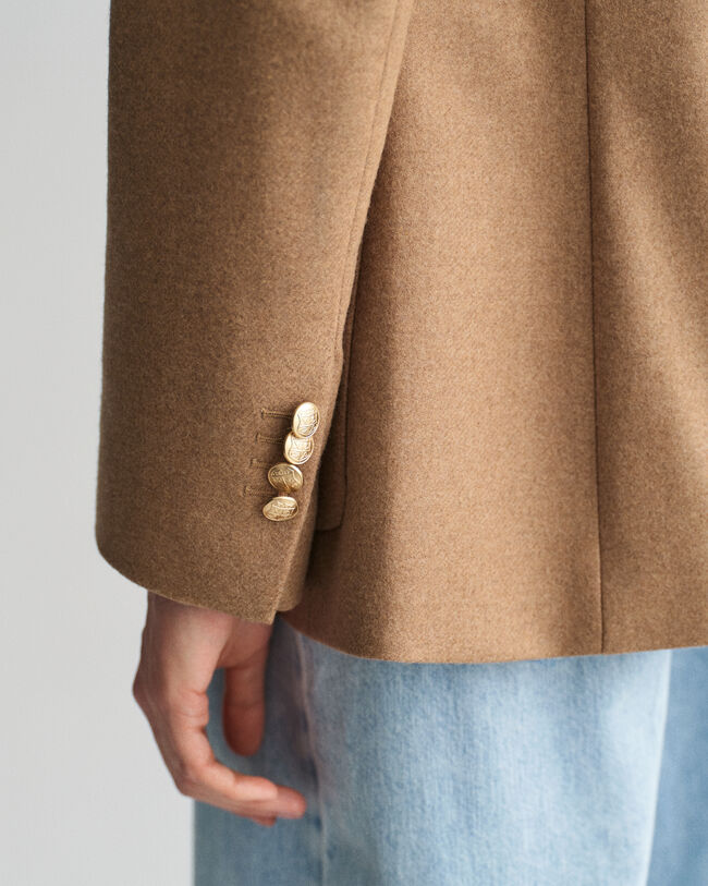 Regular&nbsp;fit ‑mitoitettu flanellinen klubitakki