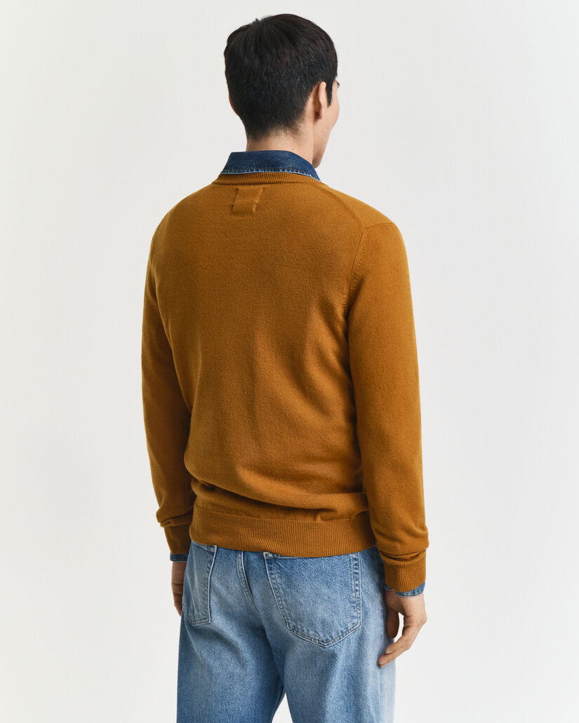 Ohut lampaanvillaneule, py&ouml;re&auml; p&auml;&auml;ntie