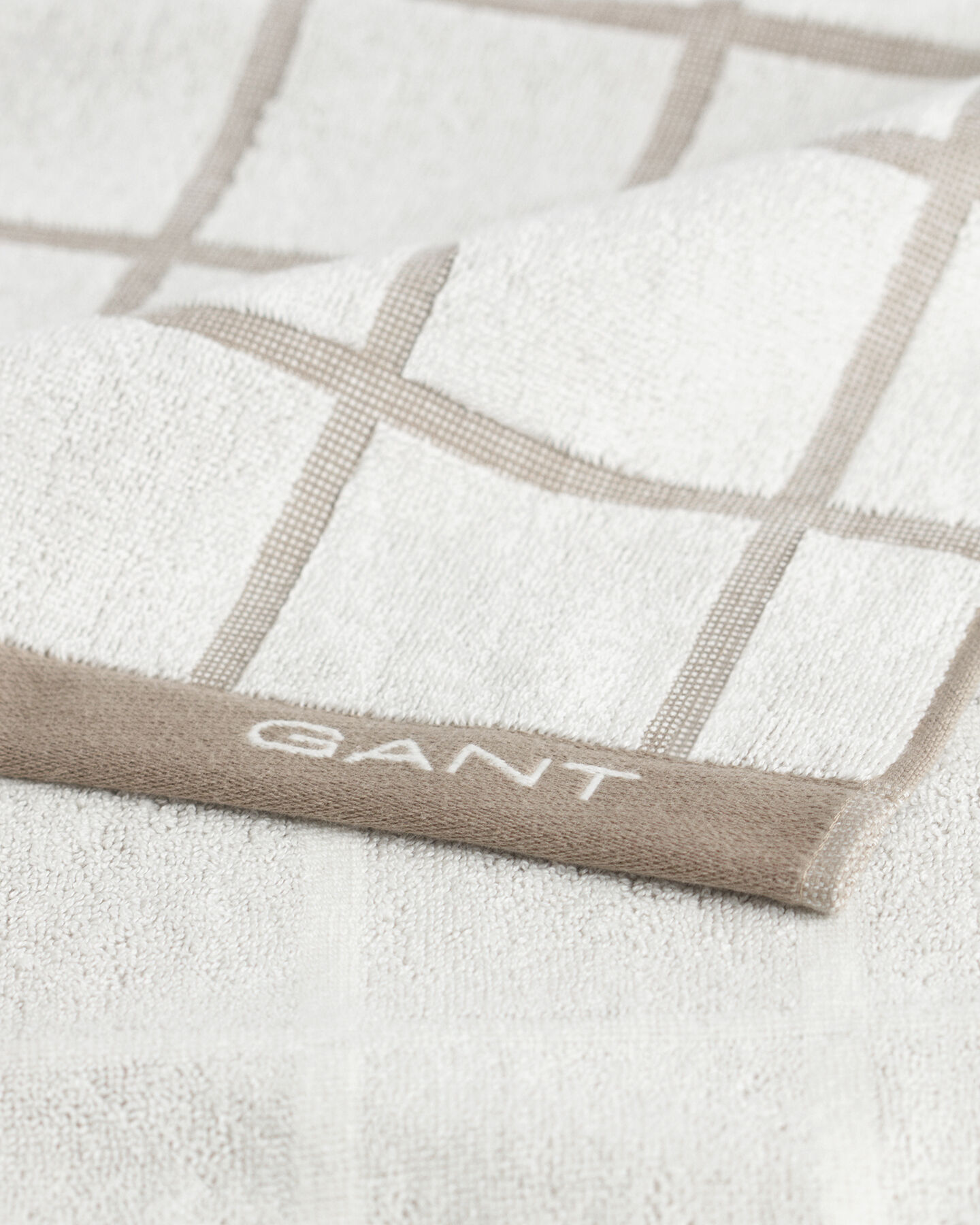 Ruudullinen pyyhe (50 cm x 70 cm)