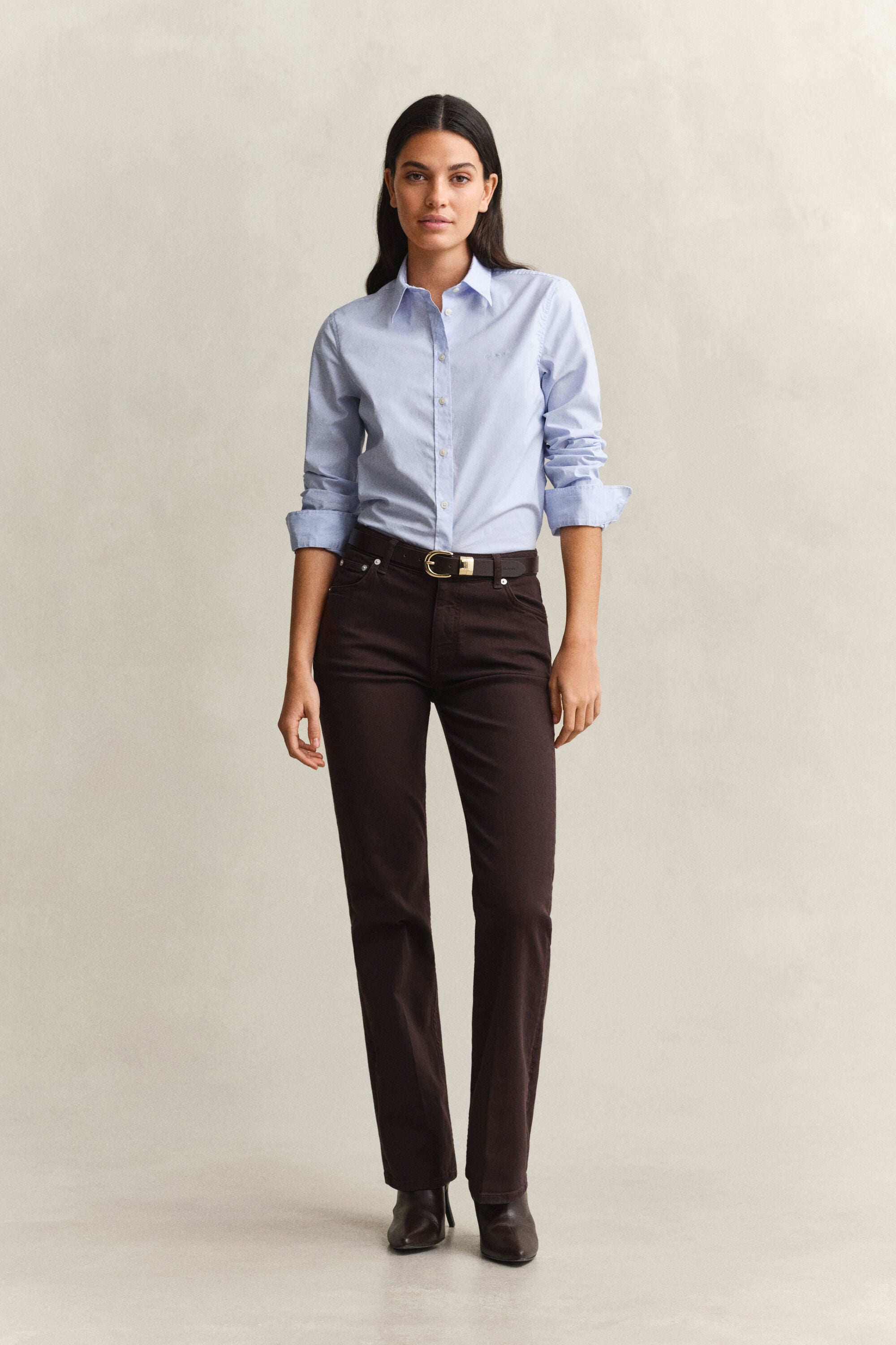 Levenevät slim fit -mitoitetut värjätyt farkut
