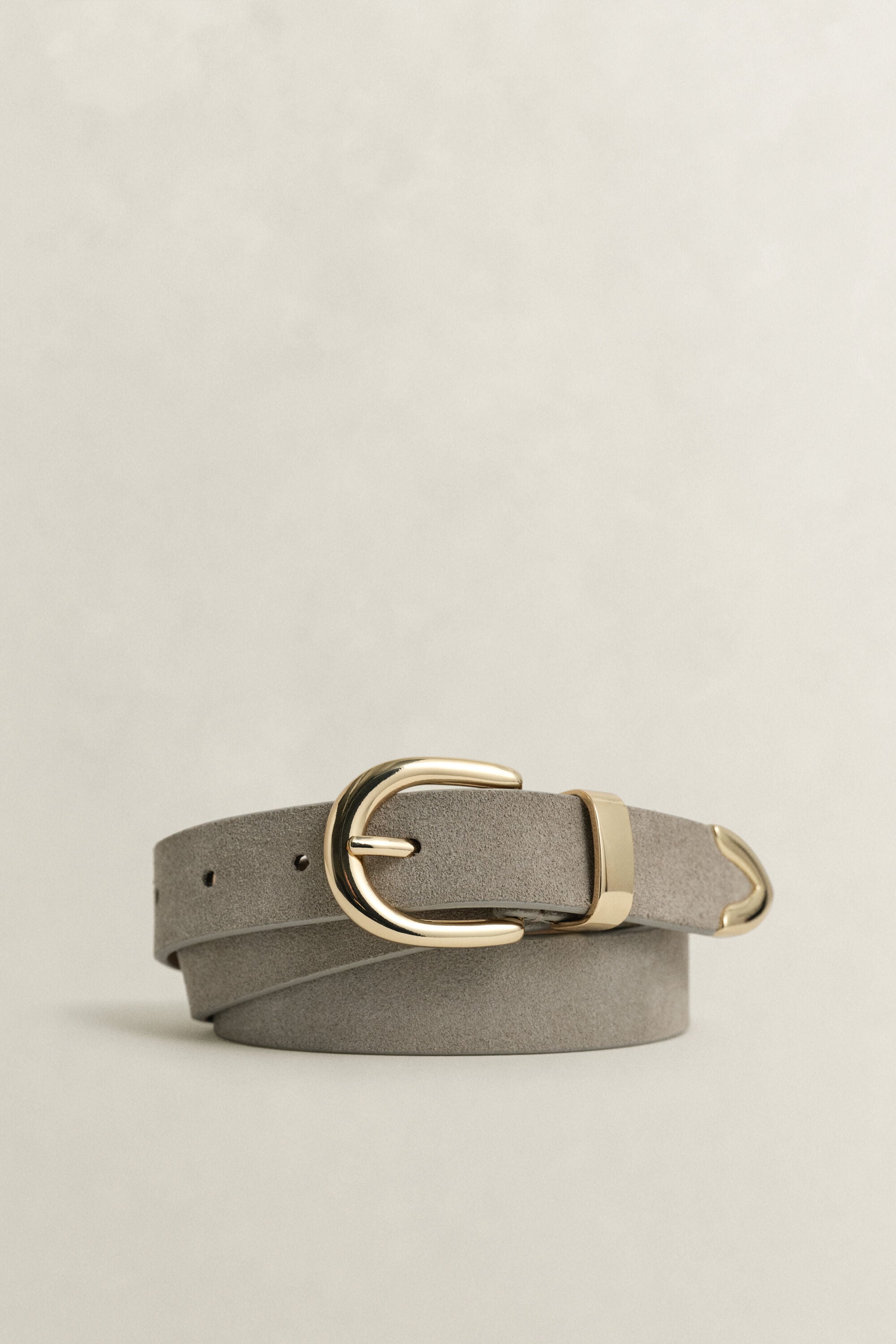 Mokkanahkavyö metallisomisteilla