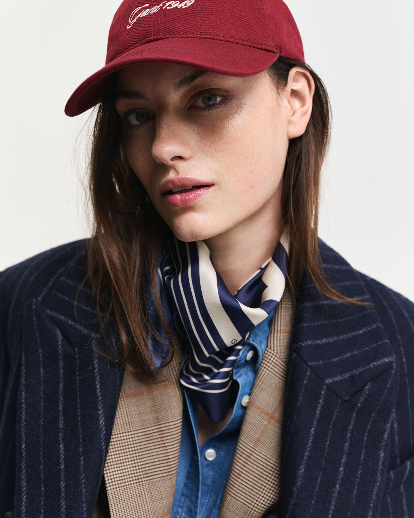 Monogram-silkkihuivi, kontrastireuna