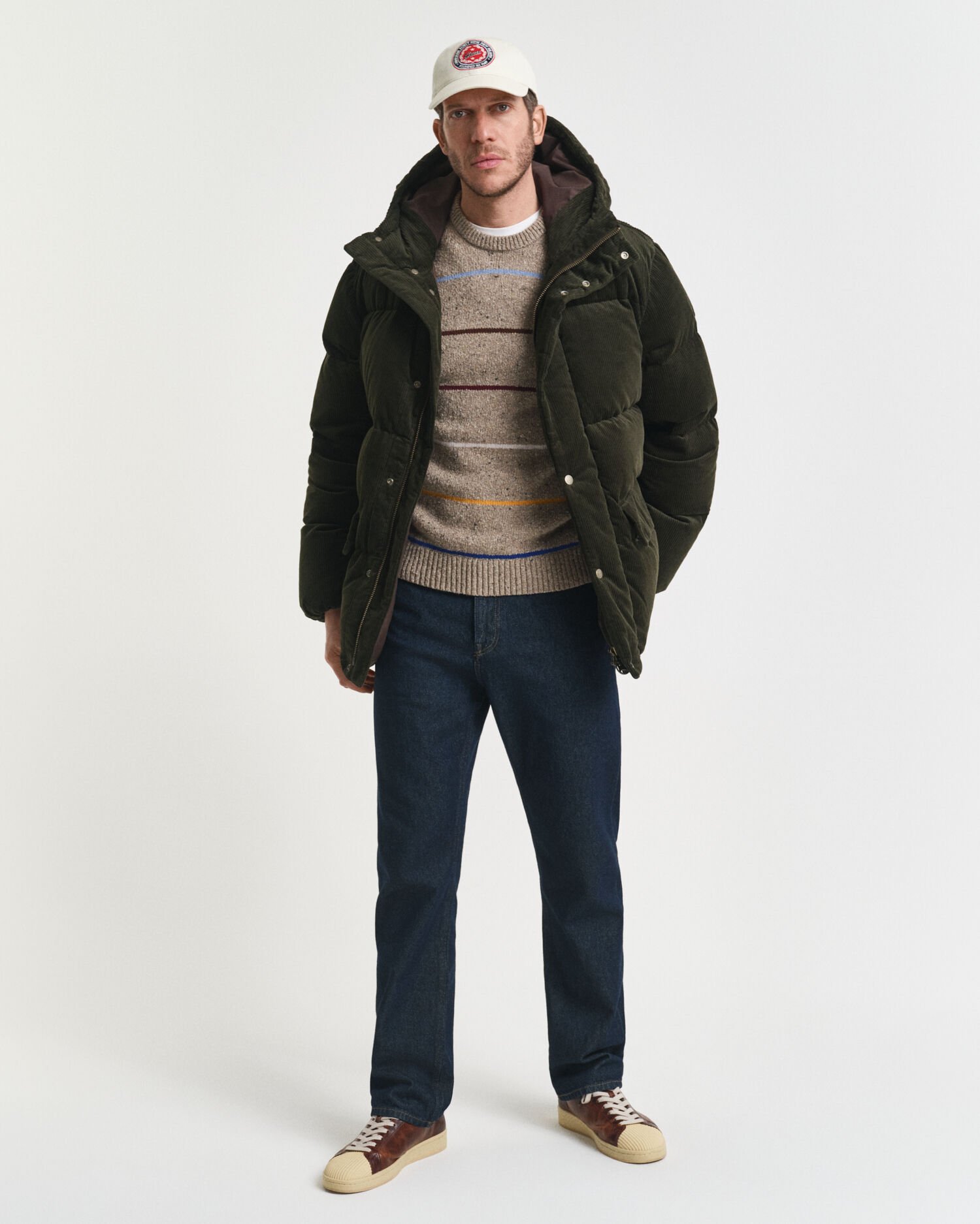 Raidallinen nyppypintainen villasekoiteneulepusero, pyöreä pääntie