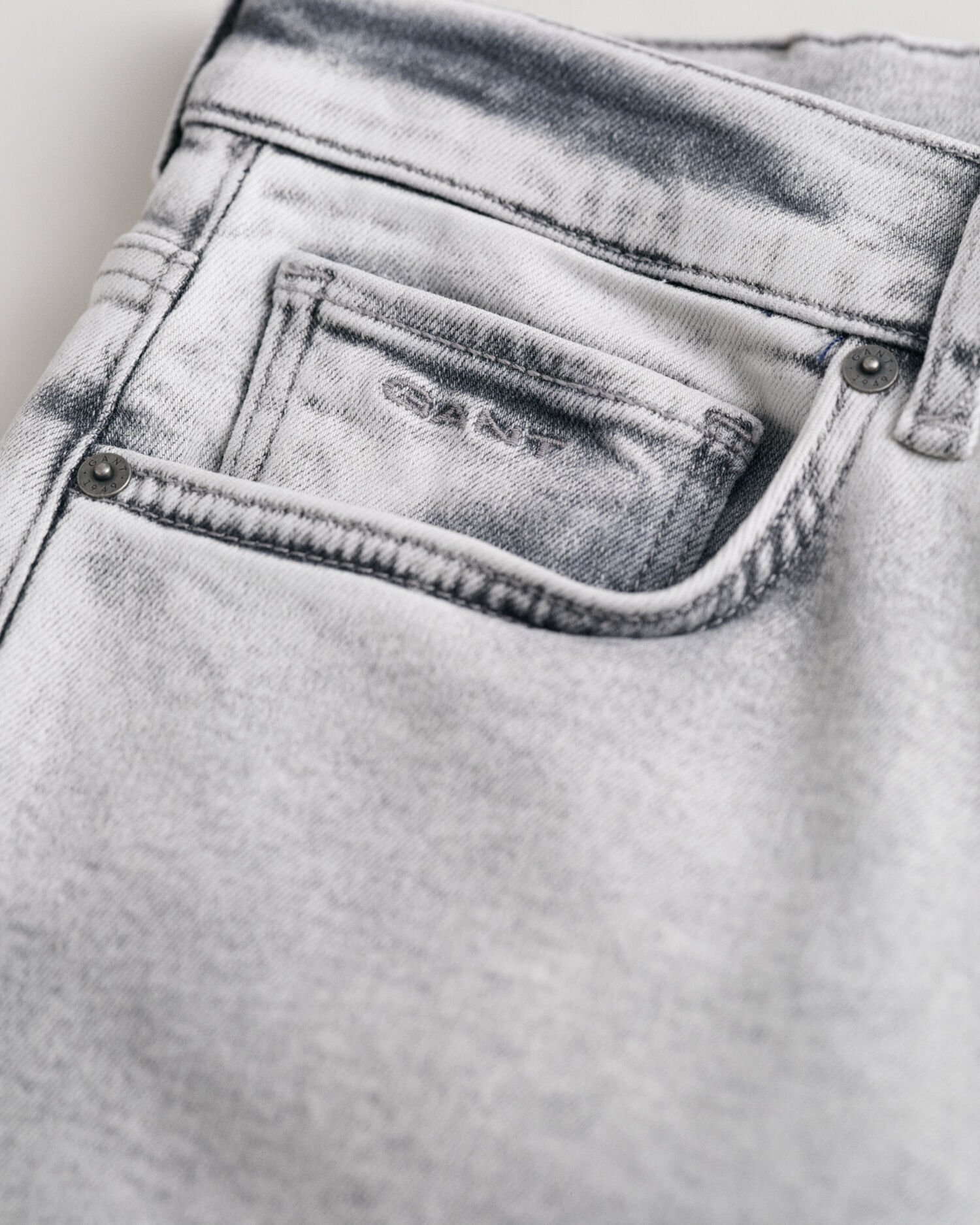 Teen Boys ‑malliston slim fit ‑mitoitetut farkut