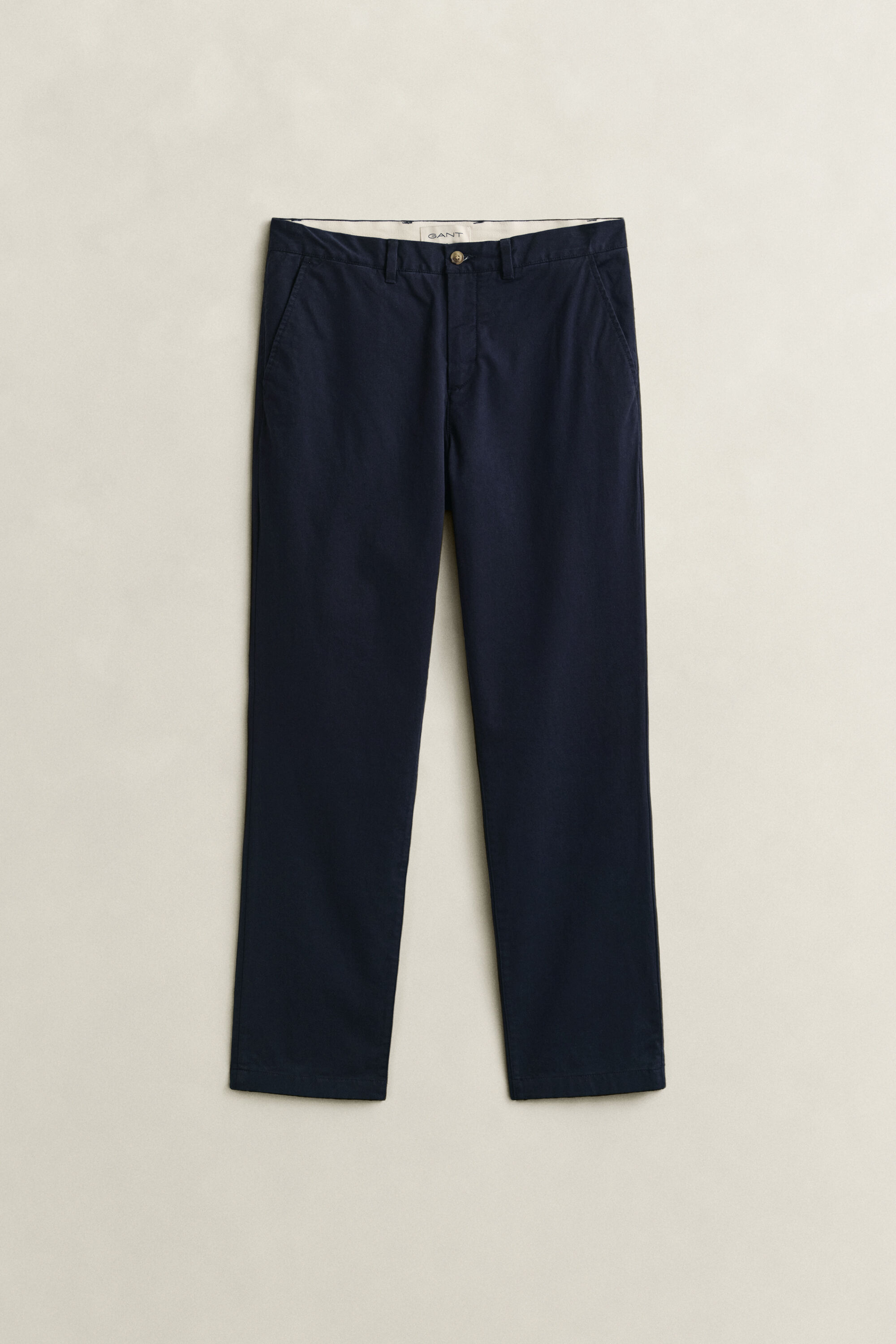 Regular fit ‑mitoitetut klassiset chinot
