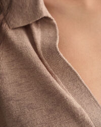 Kauluksellinen pellavasekoitemekko