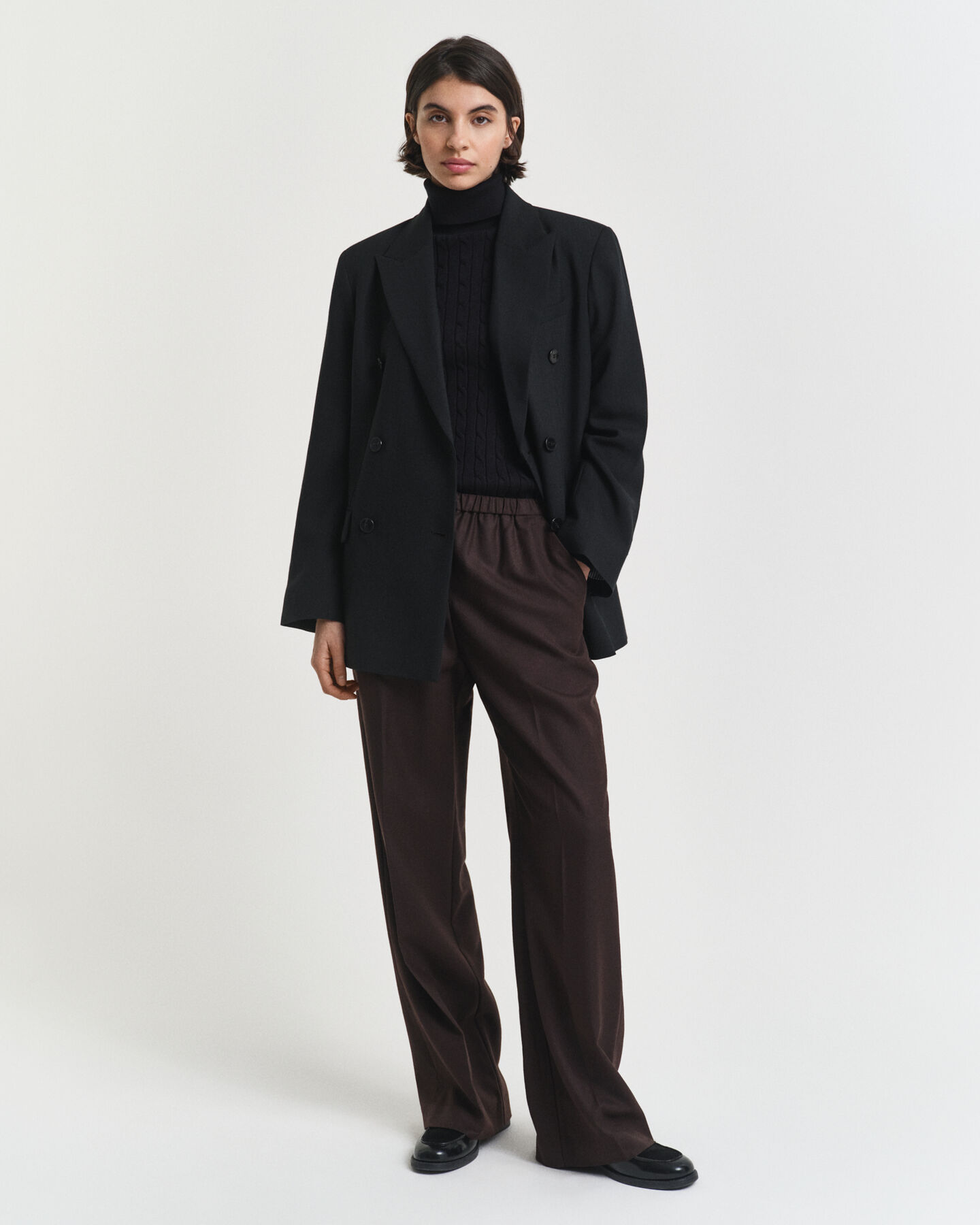 Joustopuuvillainen palmikkopooloneule