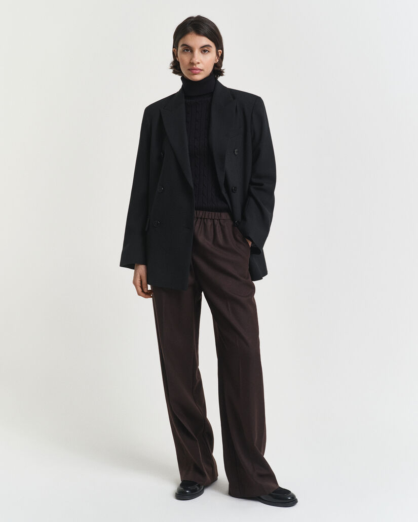 Joustopuuvillainen palmikkopooloneule