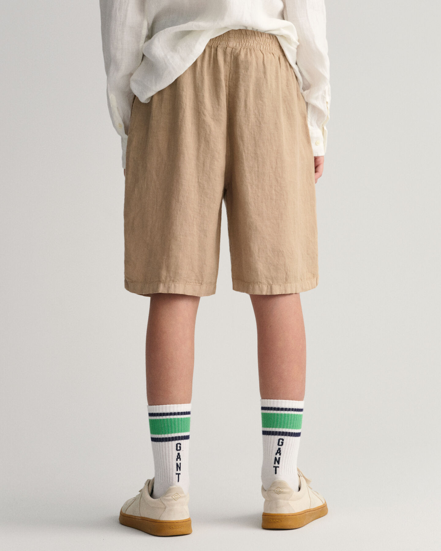 Teens-malliston pellavashortsit