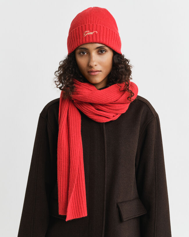 Script-pipo ja huivi lahjapakkauksessa