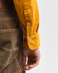 Regular fit ‑mitoitettu vakosamettipaita