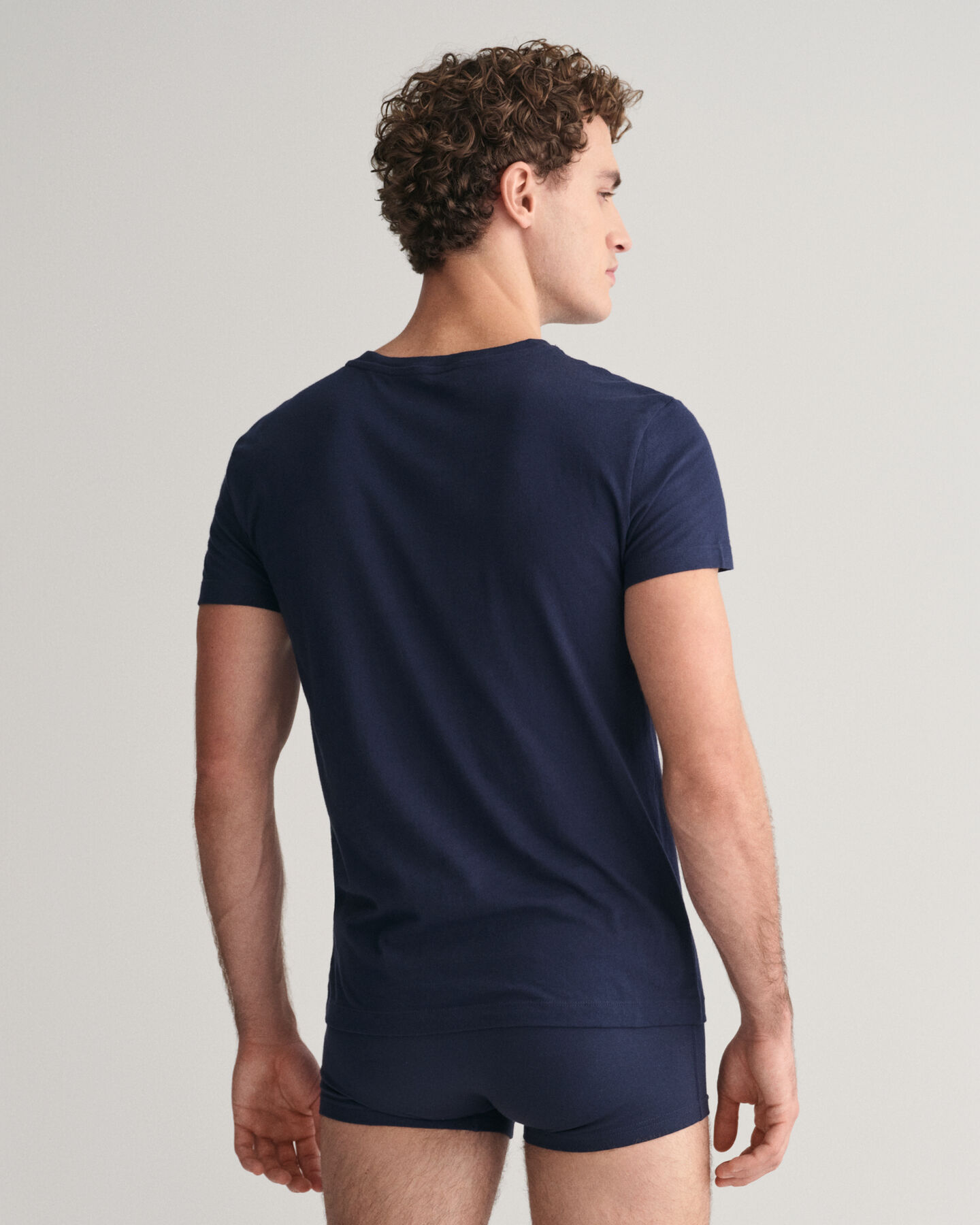 T‑paita, v‑p&auml;&auml;ntie (2&nbsp;kpl)