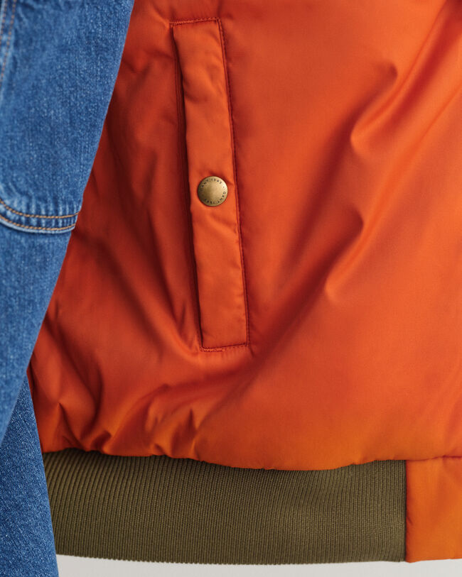 Pilottityylinen kääntötakki