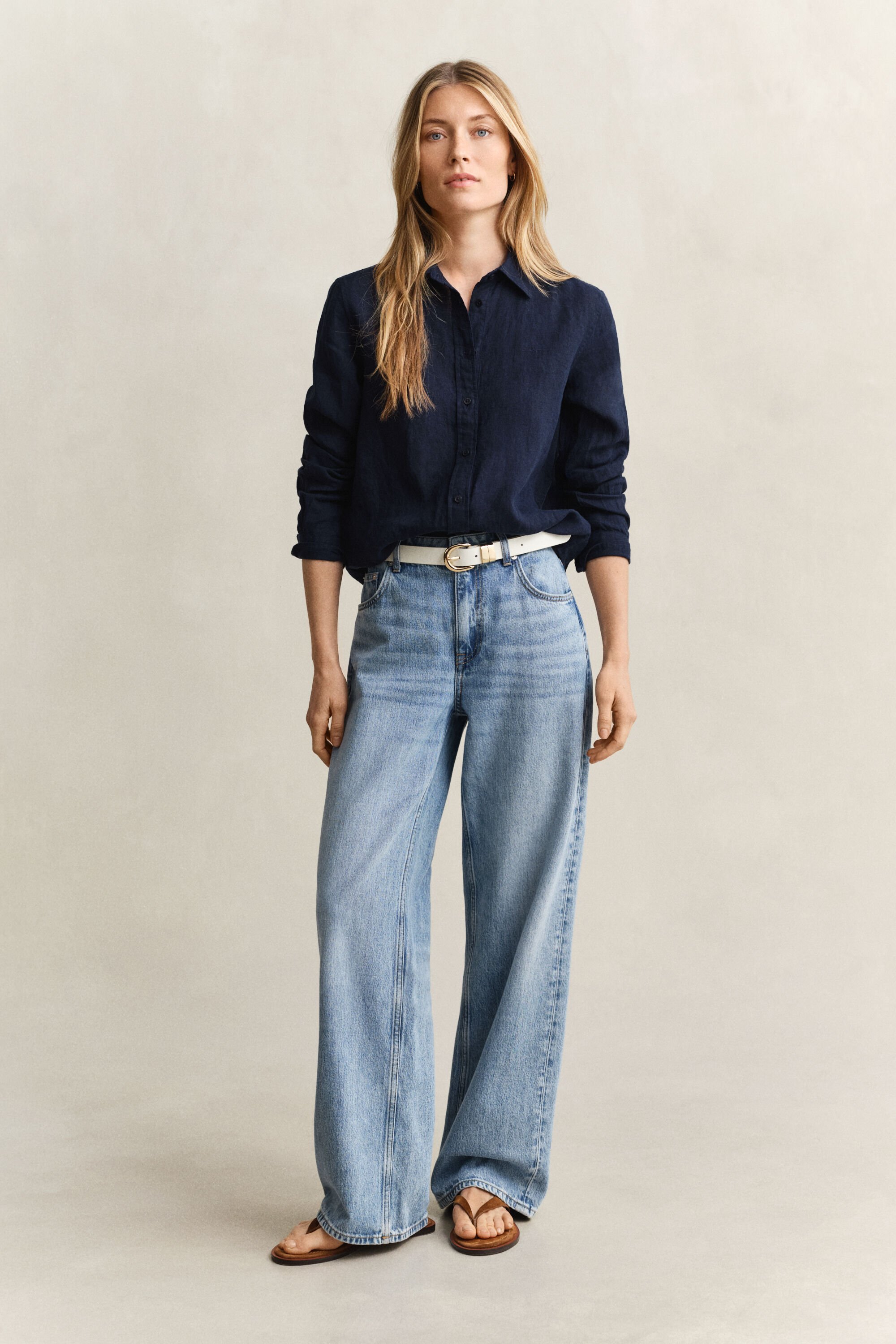 Regular fit ‑mitoitettu pellavapaita