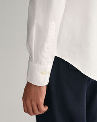 Slim&nbsp;fit ‑mitoitettu tvillikankainen juhlapaita