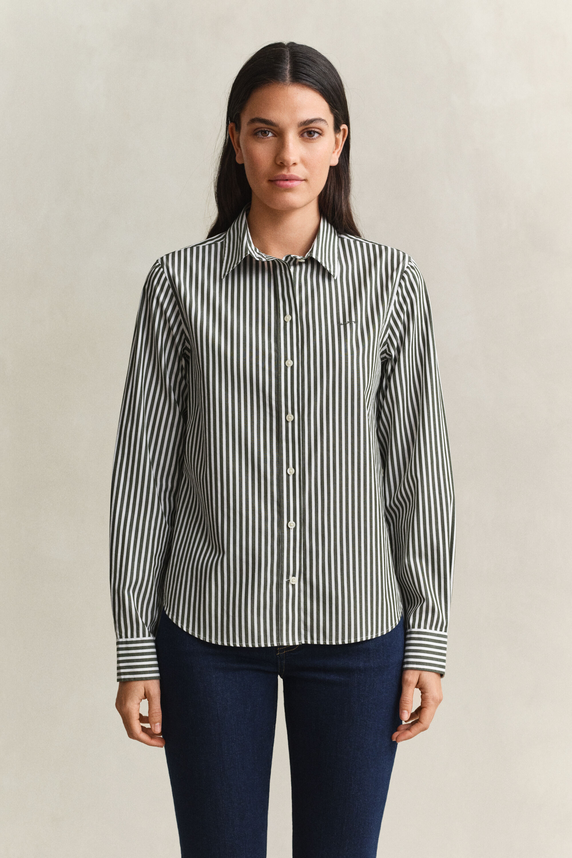 Regular fit ‑mitoitettu klassinen popliiniraitapaita