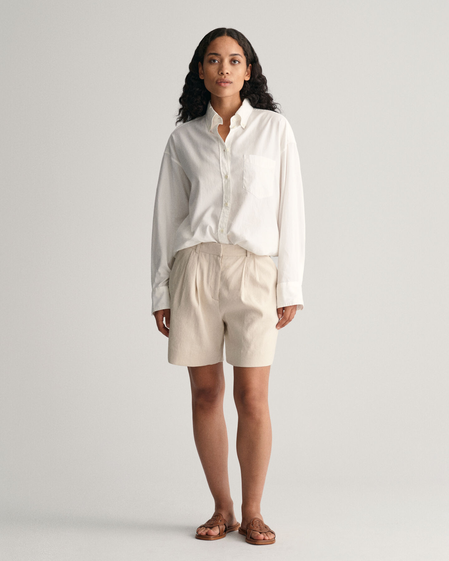 Hyvin istuvat joustopellavashortsit