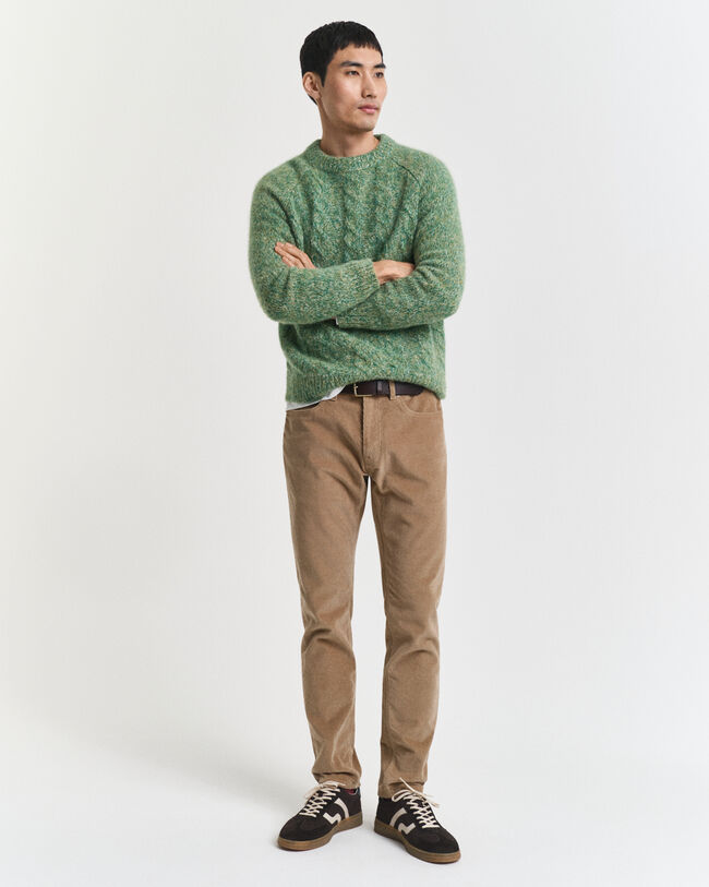 Slim fit ‑mitoitetut vakosamettifarkut