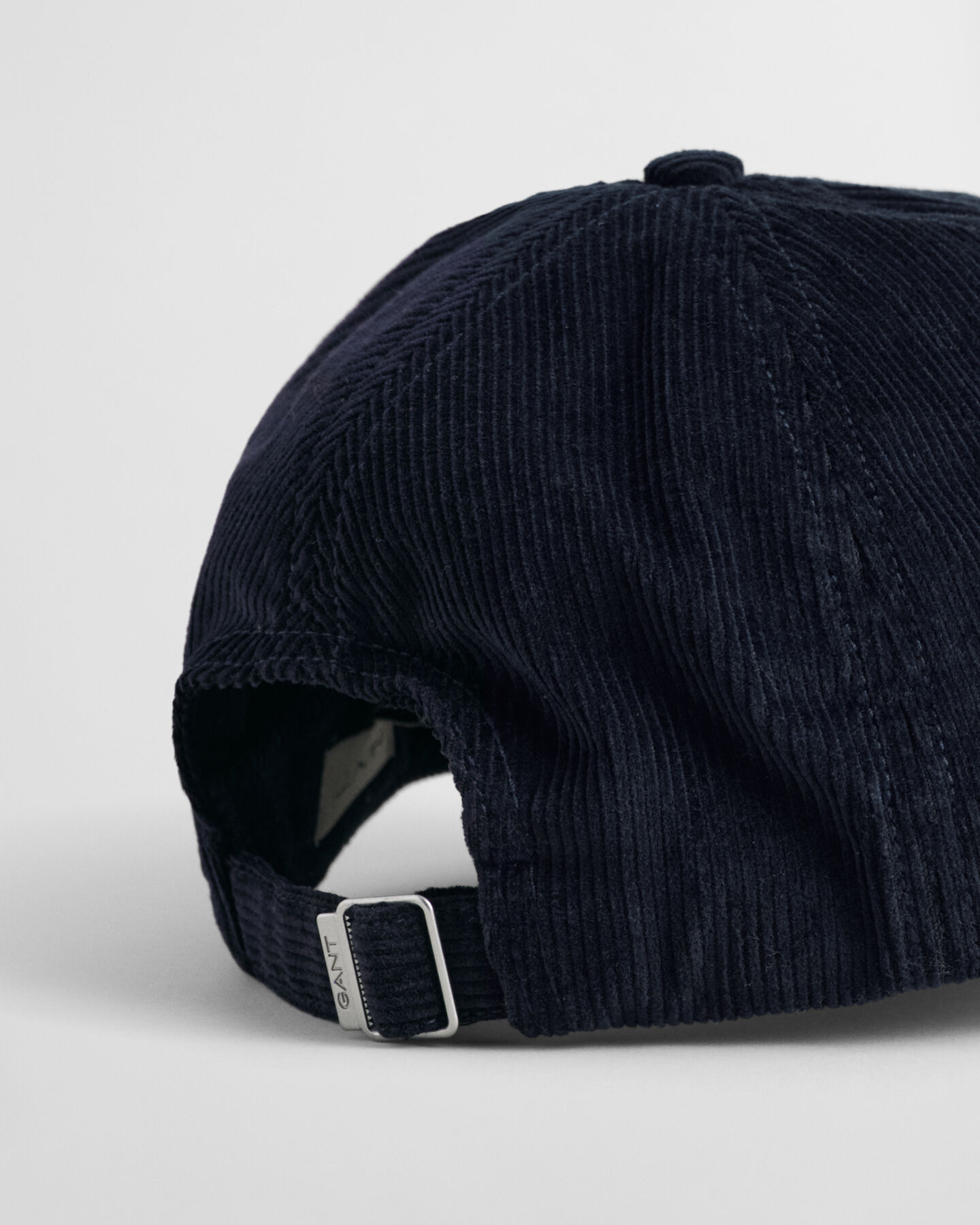 Teens-malliston vakosamettinen Shield-lippalakki