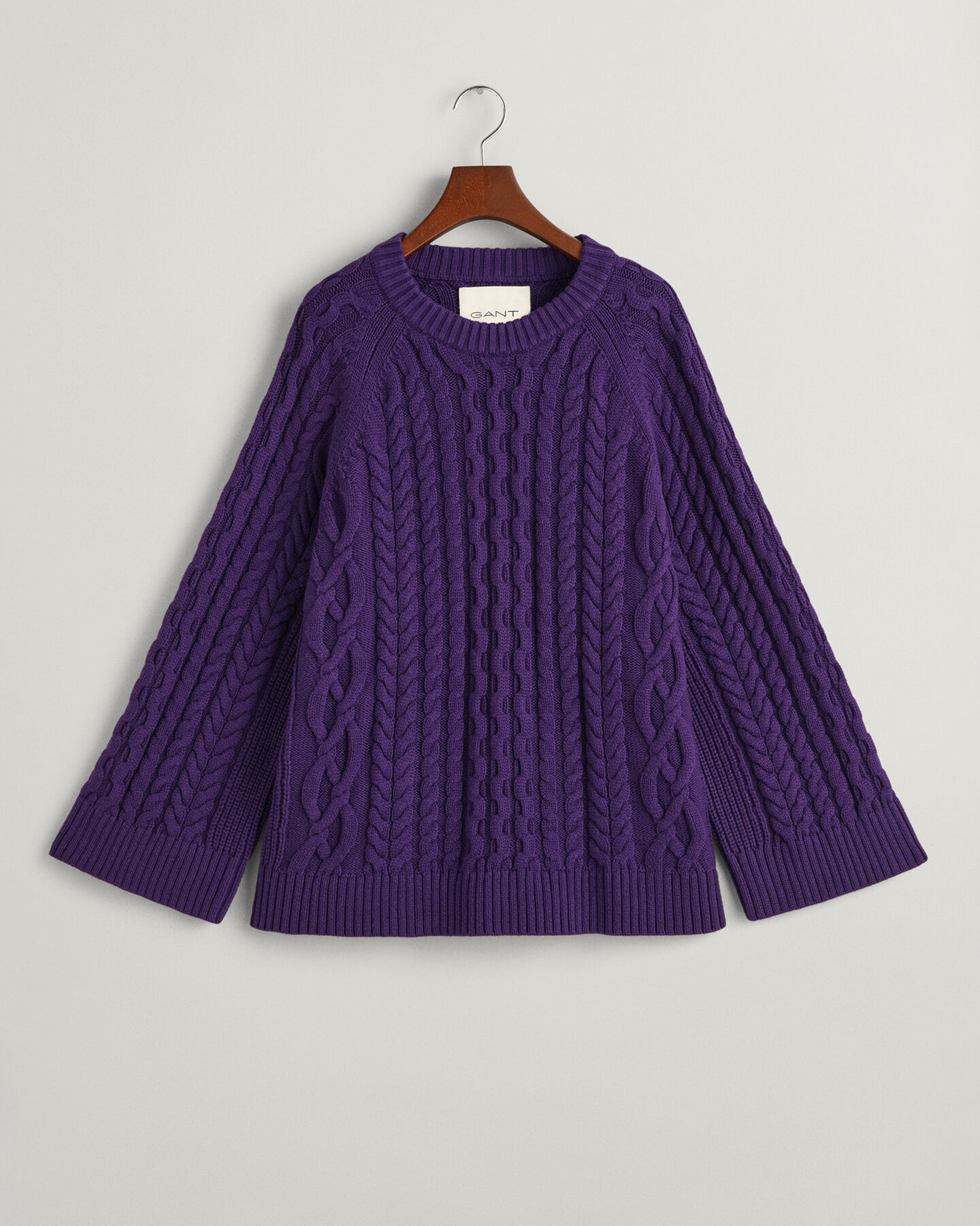 Oversized&nbsp;fit ‑mitoitettu palmikkoneule, py&ouml;re&auml; p&auml;&auml;ntie