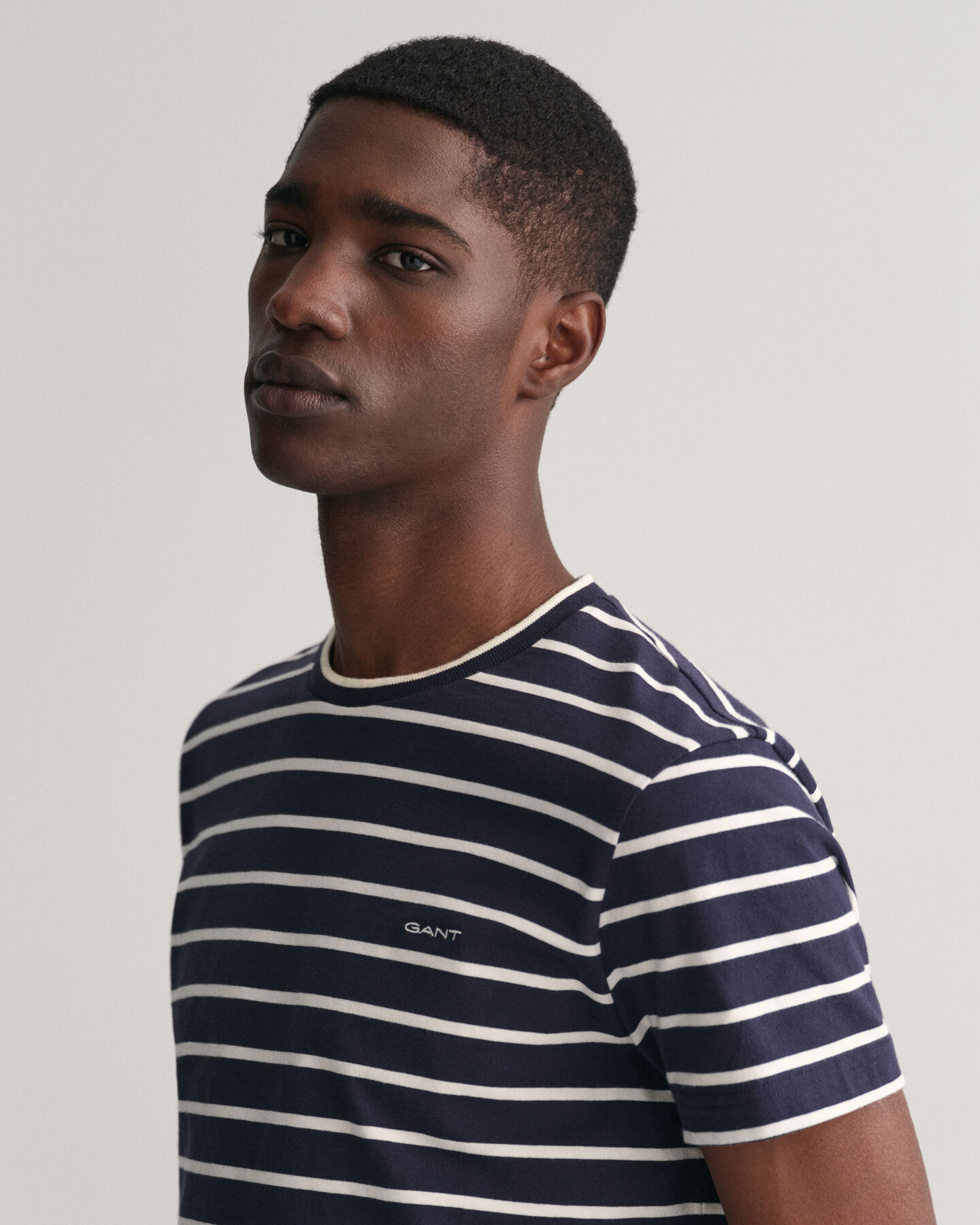 Raidallinen t‑paita