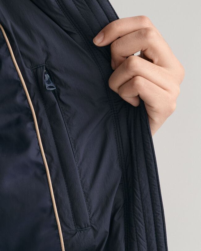 Kokopitkä untuvatakki