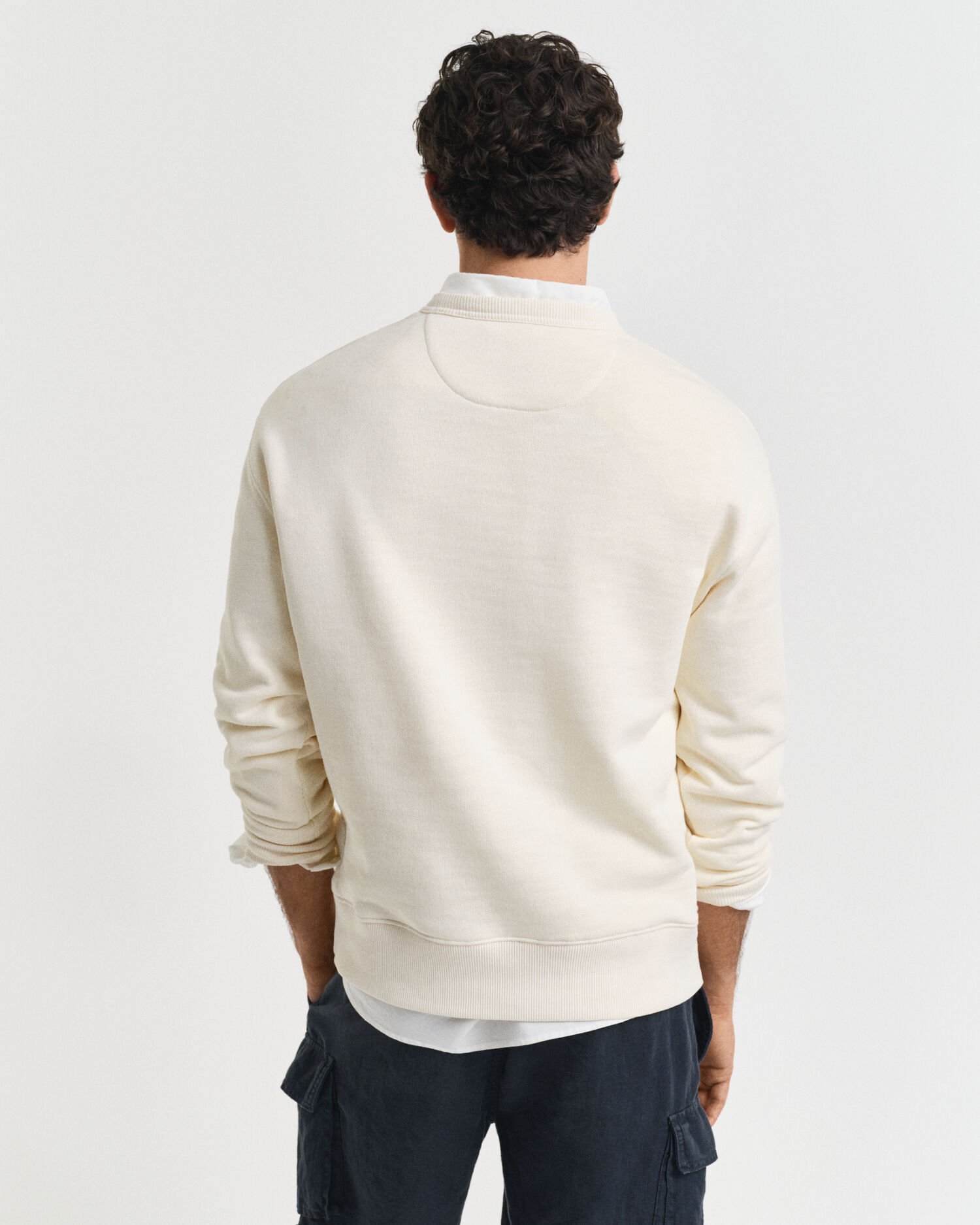 Graphic-collegepaita, pyöreä pääntie