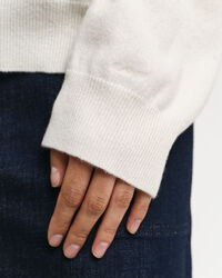 Ohut lampaanvillaneule, py&ouml;re&auml; p&auml;&auml;ntie