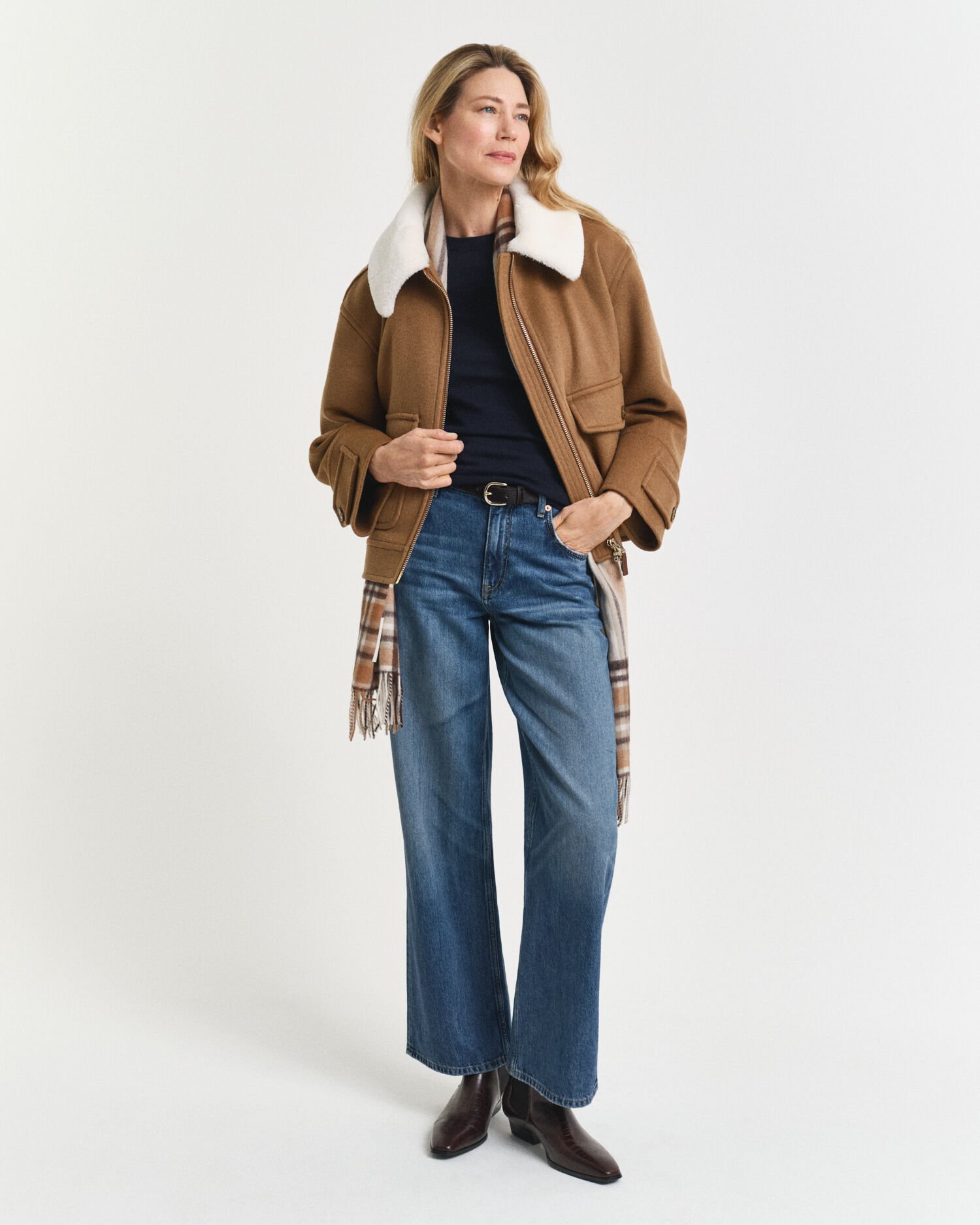 Ohut merinovillaneule, pyöreä pääntie