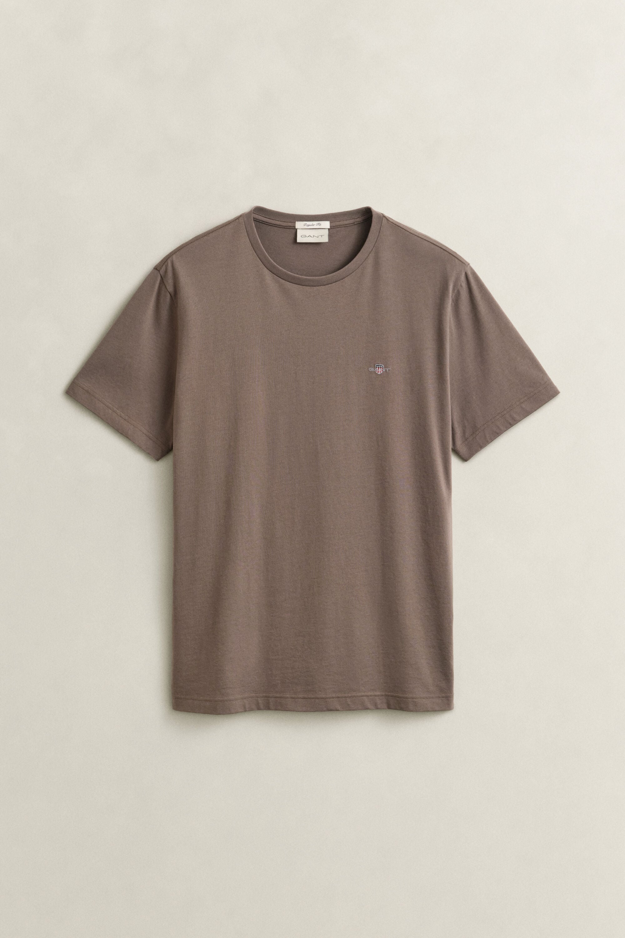 Regular fit ‑mitoitettu Shield-t‑paita