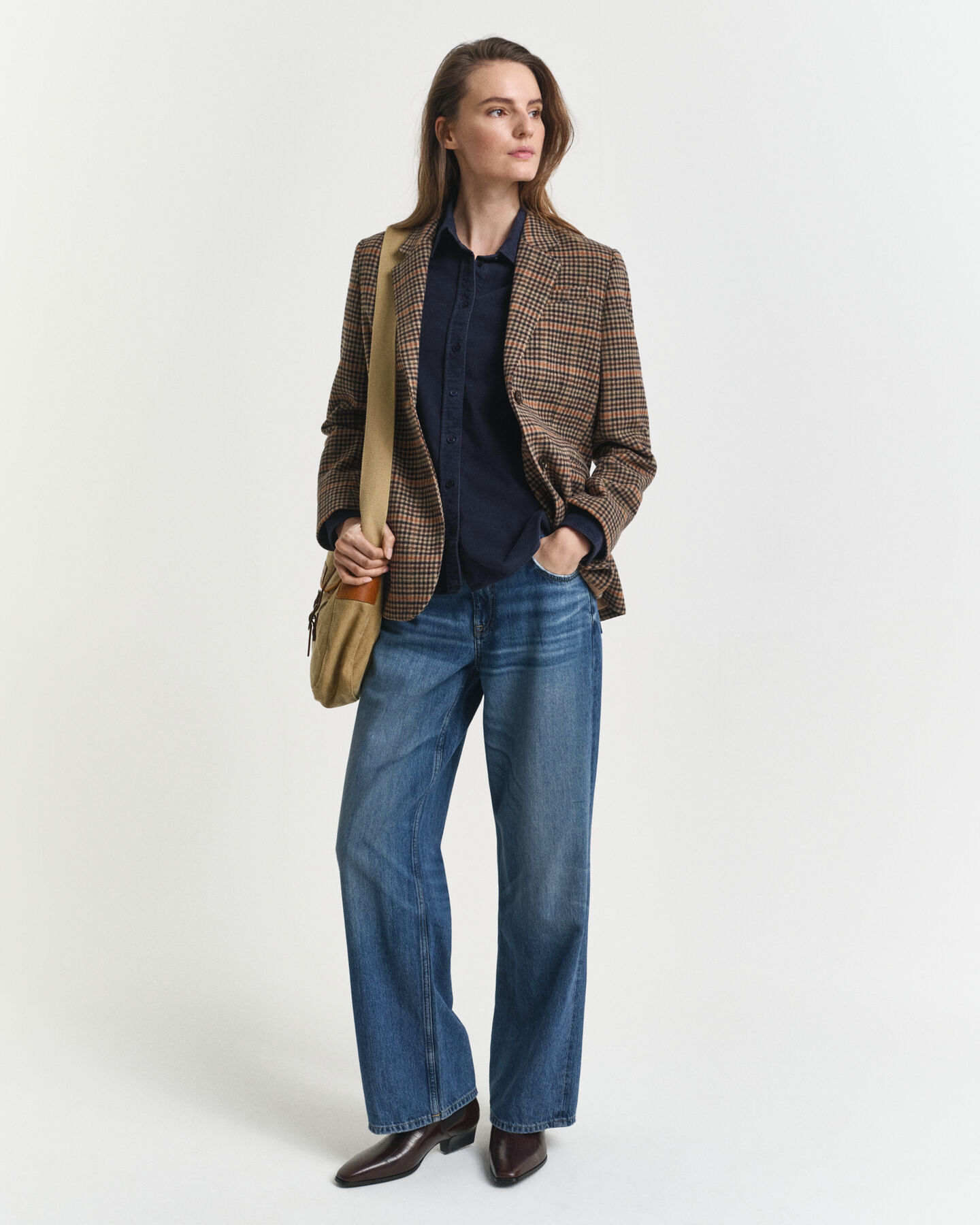 Regular fit ‑mitoitettu vakosamettipaita