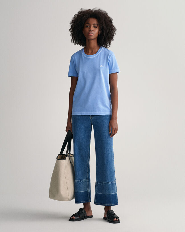 Sunfaded-t‑paita, jossa py&ouml;re&auml; p&auml;&auml;ntie