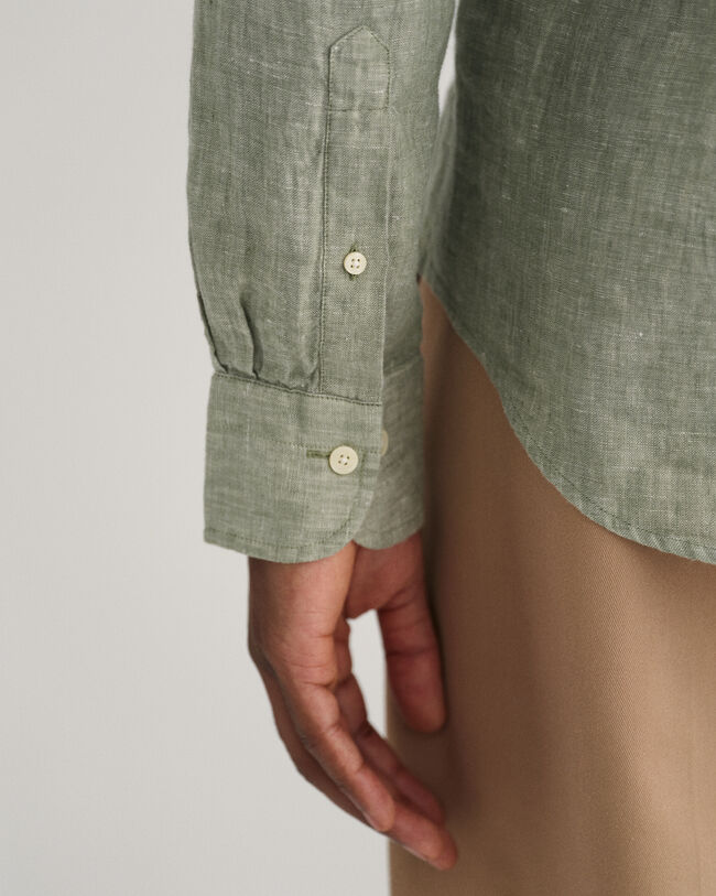 Slim fit ‑mitoitettu pellavapaita