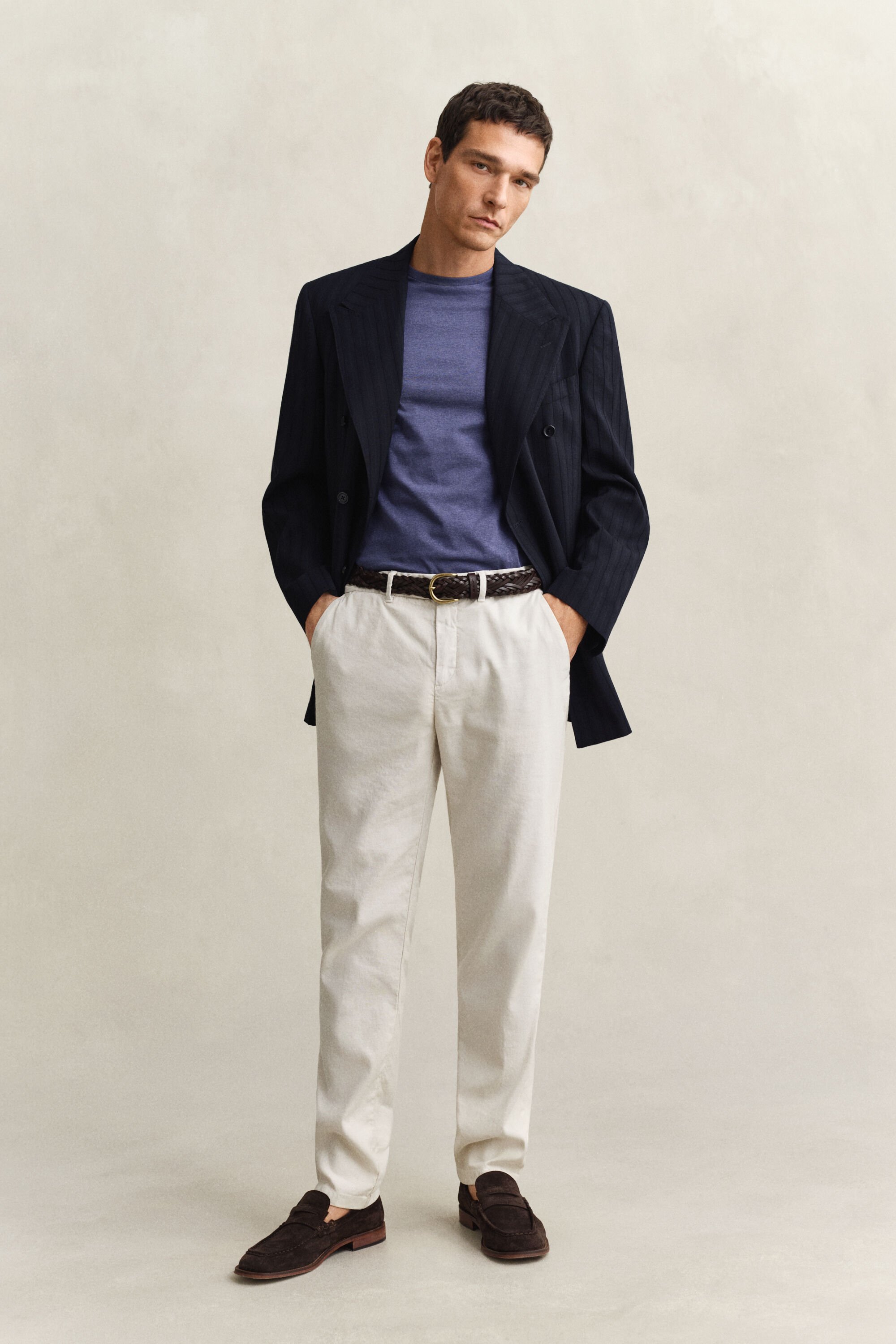 Regular fit ‑mitoitettu Shield-t‑paita